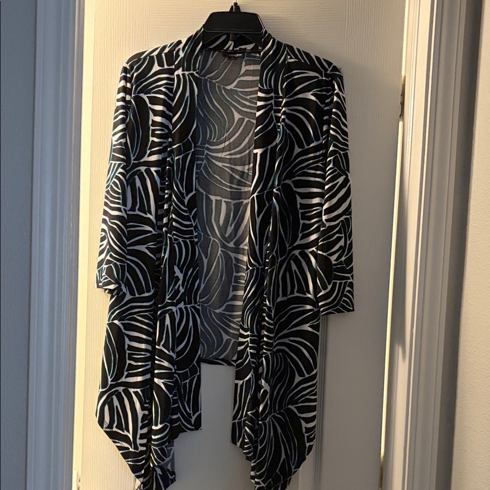 East 5th Black and White Leaf Pattern Cardigan